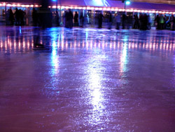 Now we're getting arty! Although, from the watery sheen on the ice you can tell that it's been raining, and in fact still was.>R