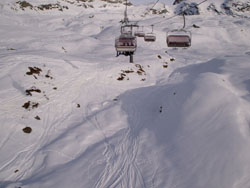 Looking down from the chairlift on the way up was very exciting for Australians: snow as far as the eye could see.